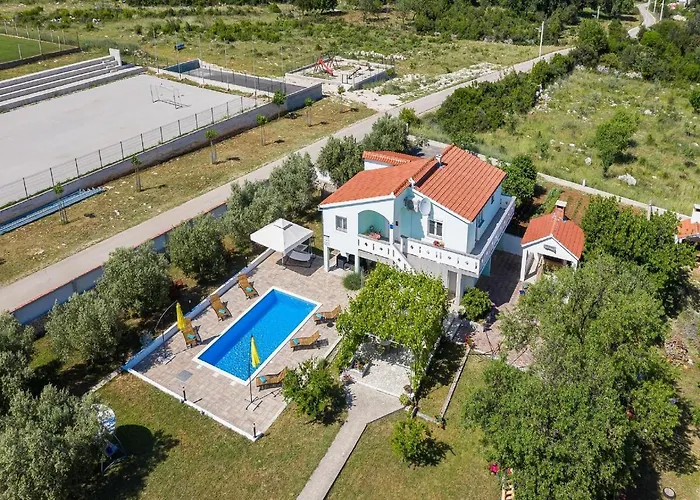 House Marina With Pool 別荘 Sukošan