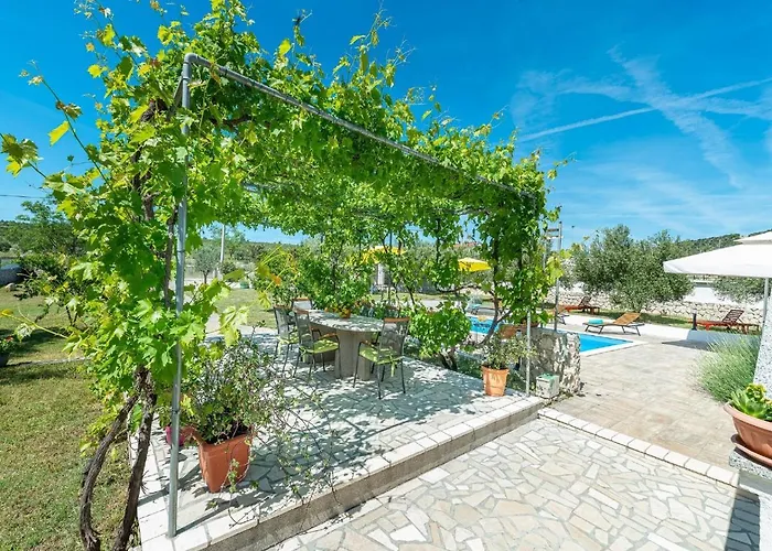 House Marina With Pool Sukošan