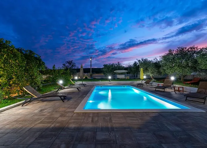 House Marina With Pool *