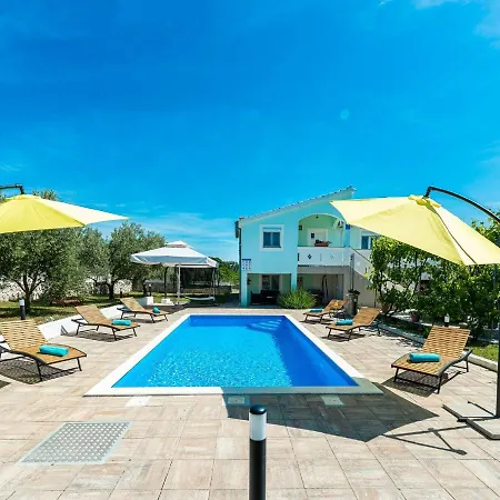 Vikendica House Marina With Pool Sukosan