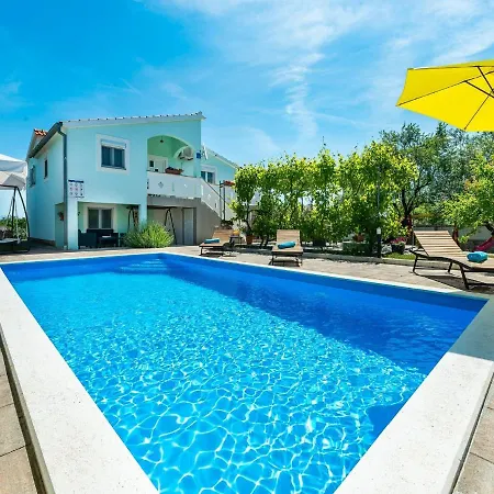 Semesterbostad House Marina With Pool *