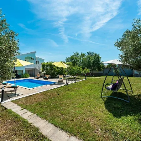 House Marina With Pool Vikendica Sukosan