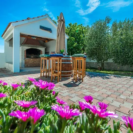 House Marina With Pool *