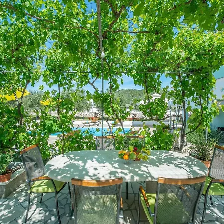 House Marina With Pool Vikendica Sukosan