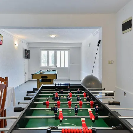 House Marina With Pool