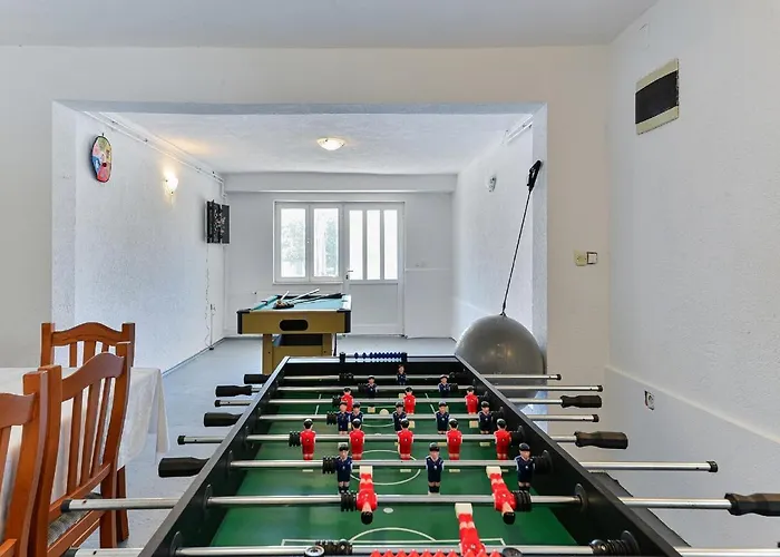 House Marina With Pool